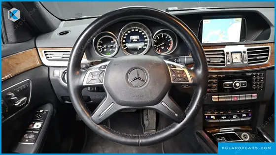 MERCEDES E-CLASS E300 ELEGANCE