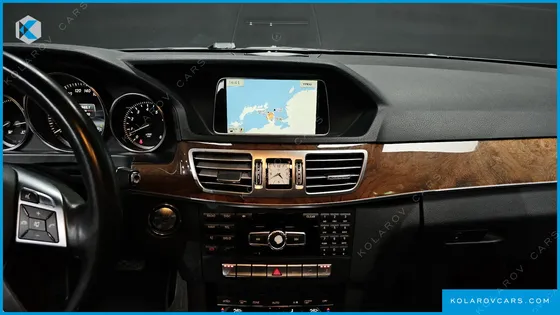 MERCEDES E-CLASS E300 ELEGANCE