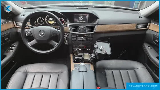 MERCEDES E-CLASS E300 ELEGANCE