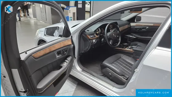 MERCEDES E-CLASS E300 ELEGANCE