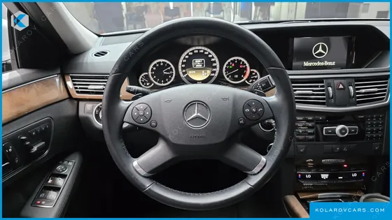 MERCEDES E-CLASS E300 ELEGANCE