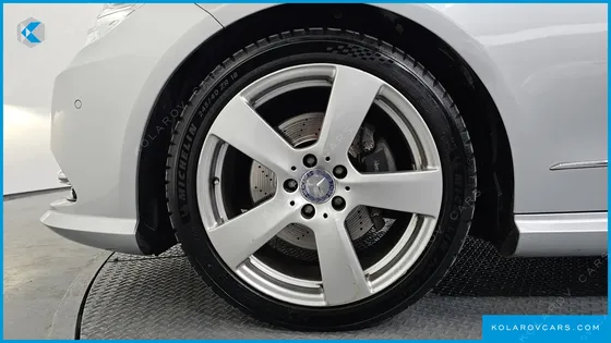 MERCEDES E-CLASS E300 AVANTGARDE SPORTS PACKAGE