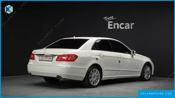 MERCEDES E-CLASS E300 ELEGANCE