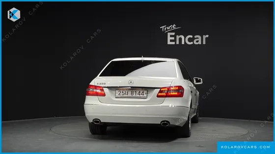MERCEDES E-CLASS E300 ELEGANCE
