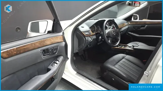 MERCEDES E-CLASS E300 ELEGANCE