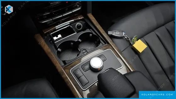 MERCEDES E-CLASS E300 ELEGANCE