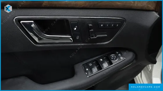 MERCEDES E-CLASS E300 ELEGANCE
