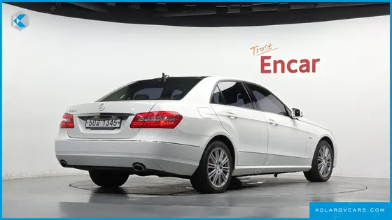 MERCEDES E-CLASS E300 ELEGANCE