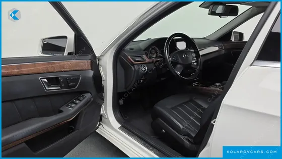 MERCEDES E-CLASS E300 ELEGANCE