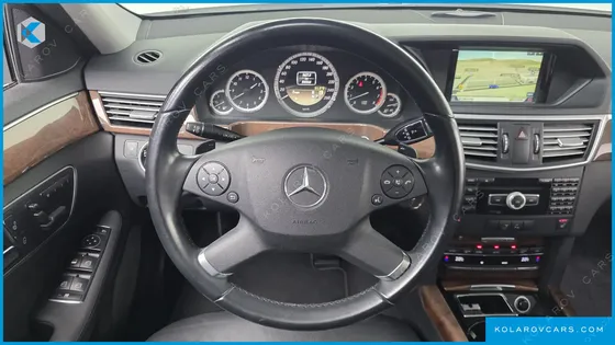 MERCEDES E-CLASS E300 ELEGANCE
