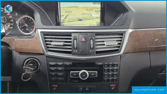 MERCEDES E-CLASS E300 ELEGANCE