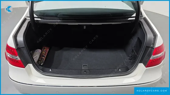 MERCEDES E-CLASS E300 ELEGANCE