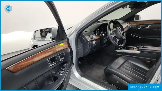 MERCEDES E-CLASS E300 ELEGANCE