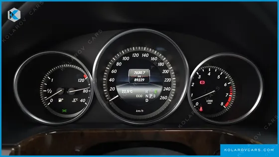 MERCEDES E-CLASS E300 ELEGANCE