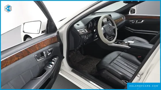 MERCEDES E-CLASS E300 ELEGANCE
