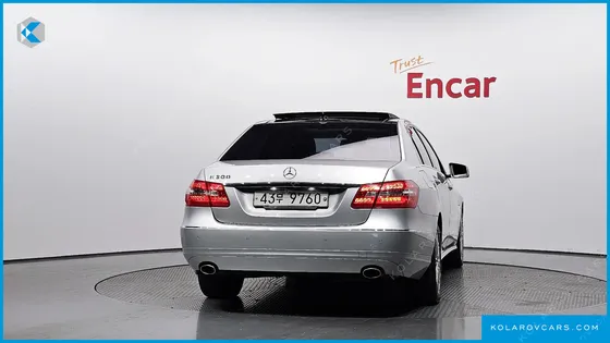 MERCEDES E-CLASS E300 ELEGANCE