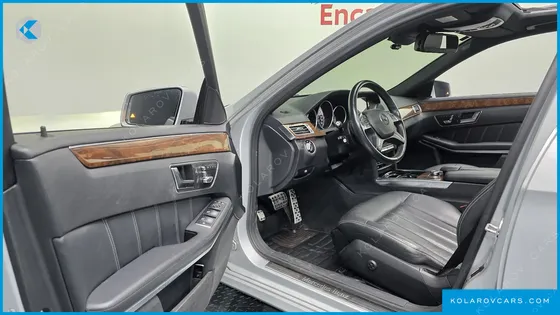 MERCEDES E-CLASS E300 ELEGANCE
