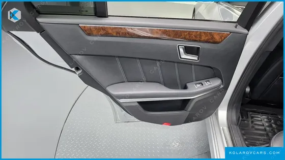 MERCEDES E-CLASS E300 ELEGANCE