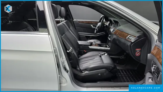 MERCEDES E-CLASS E300 ELEGANCE