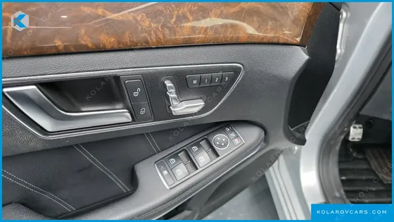 MERCEDES E-CLASS E300 ELEGANCE