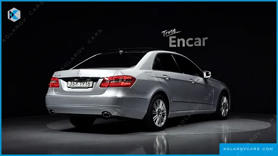MERCEDES E-CLASS E300 ELEGANCE