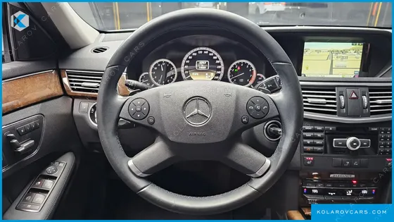 MERCEDES E-CLASS E300 ELEGANCE