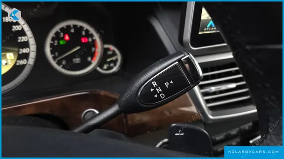 MERCEDES E-CLASS E300 ELEGANCE