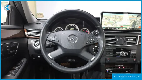 MERCEDES E-CLASS E300 ELEGANCE