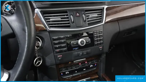 MERCEDES E-CLASS E300 ELEGANCE