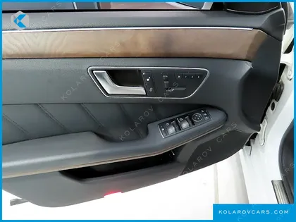 MERCEDES E-CLASS E300 ELEGANCE