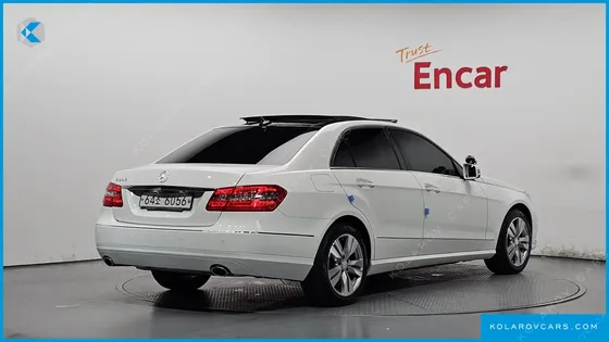 MERCEDES E-CLASS E300 ELEGANCE