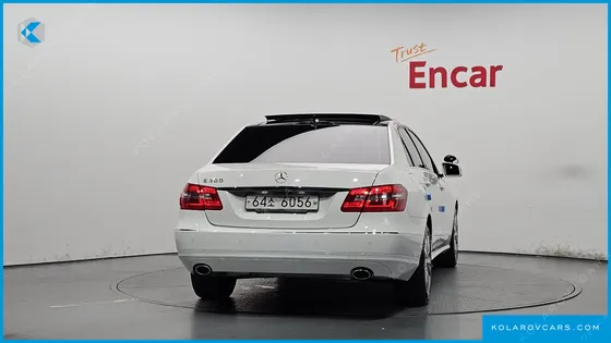 MERCEDES E-CLASS E300 ELEGANCE