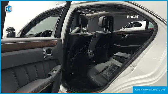 MERCEDES E-CLASS E300 ELEGANCE