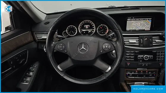 MERCEDES E-CLASS E300 ELEGANCE