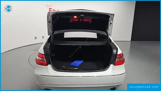 MERCEDES E-CLASS E300 ELEGANCE