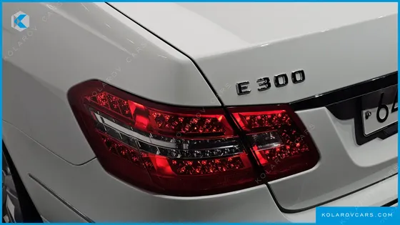 MERCEDES E-CLASS E300 ELEGANCE
