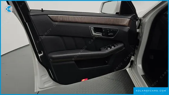 MERCEDES E-CLASS E300 ELEGANCE