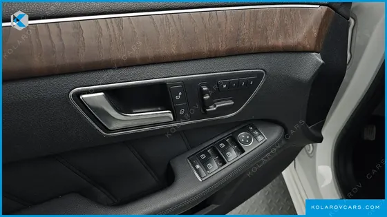MERCEDES E-CLASS E300 ELEGANCE