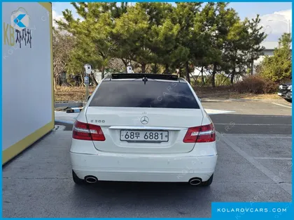 MERCEDES E-CLASS E300 ELEGANCE