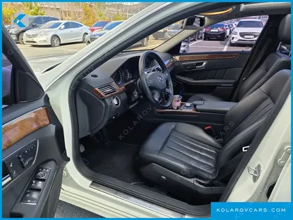 MERCEDES E-CLASS E300 ELEGANCE