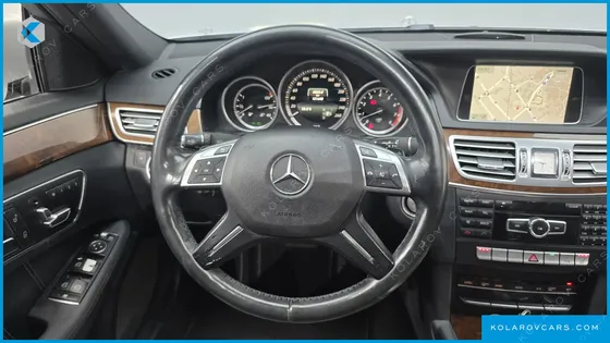 MERCEDES E-CLASS E300 ELEGANCE