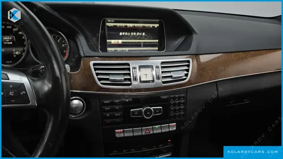 MERCEDES E-CLASS E300 ELEGANCE