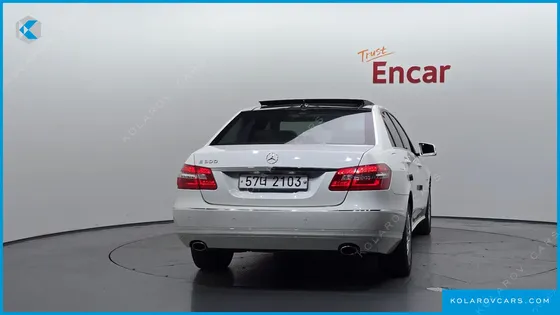 MERCEDES E-CLASS E300 ELEGANCE