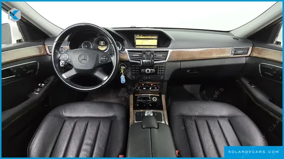 MERCEDES E-CLASS E300 ELEGANCE