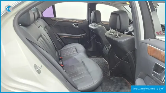MERCEDES E-CLASS E300 ELEGANCE