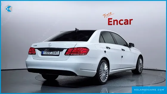 MERCEDES E-CLASS E300 ELEGANCE