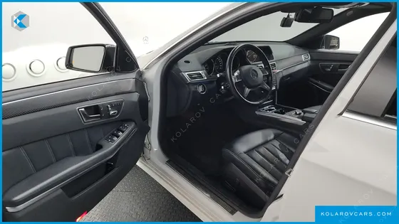 MERCEDES E-CLASS E300 ELEGANCE