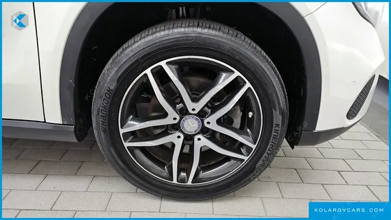 MERCEDES GLA-CLASS GLA220 PREMIUM