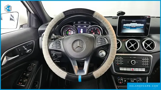 MERCEDES GLA-CLASS GLA220 PREMIUM
