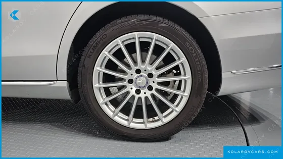 MERCEDES E-CLASS E220D EXCLUSIVE